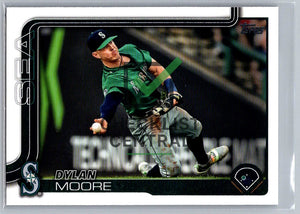 2025 Topps Dylan Moore #105